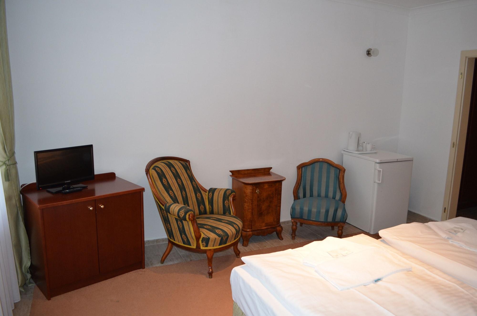 Hotel Petr Karlovy Vary Ngoại thất bức ảnh