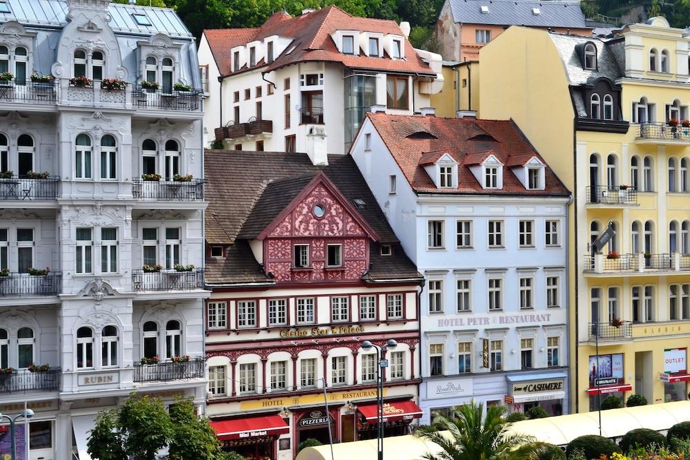 Hotel Petr Karlovy Vary Ngoại thất bức ảnh