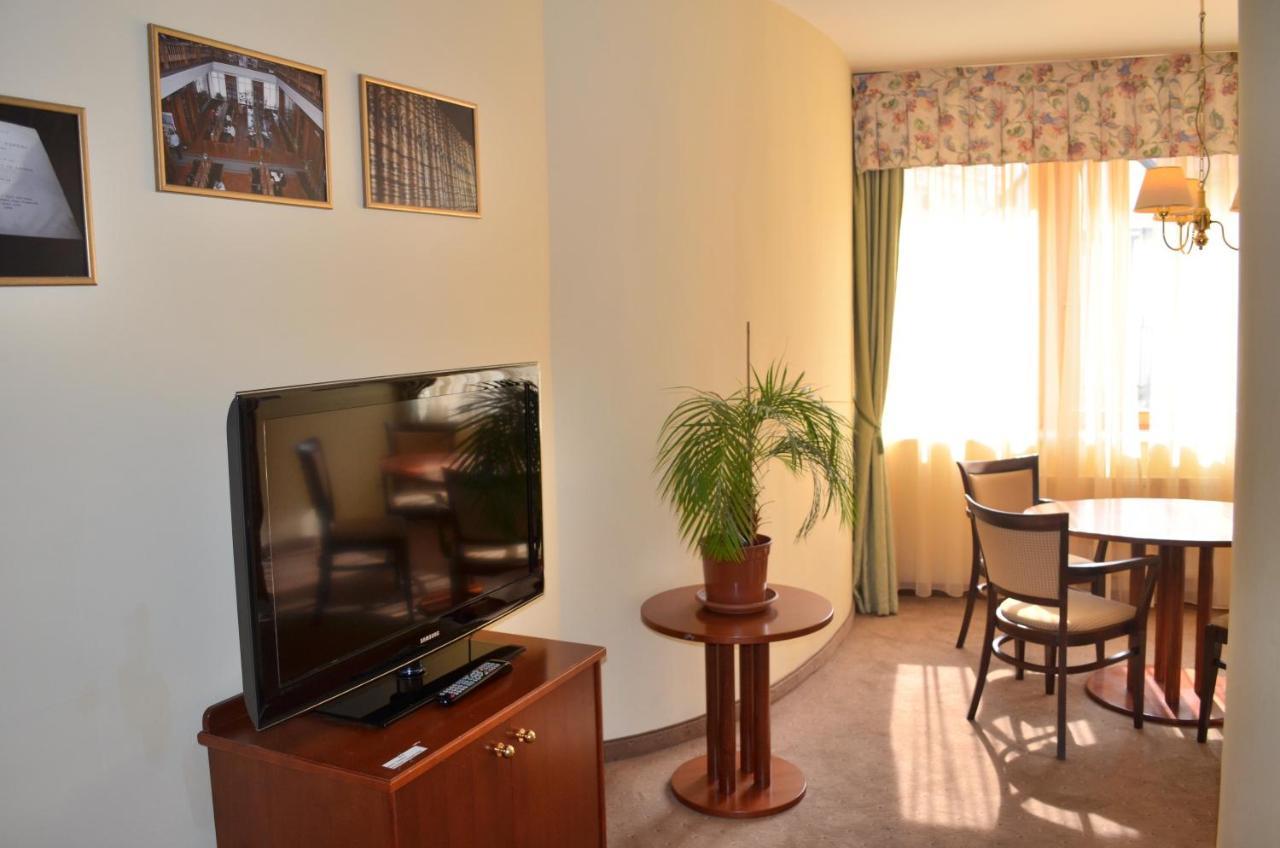 Hotel Petr Karlovy Vary Ngoại thất bức ảnh