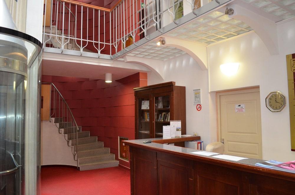 Hotel Petr Karlovy Vary Ngoại thất bức ảnh