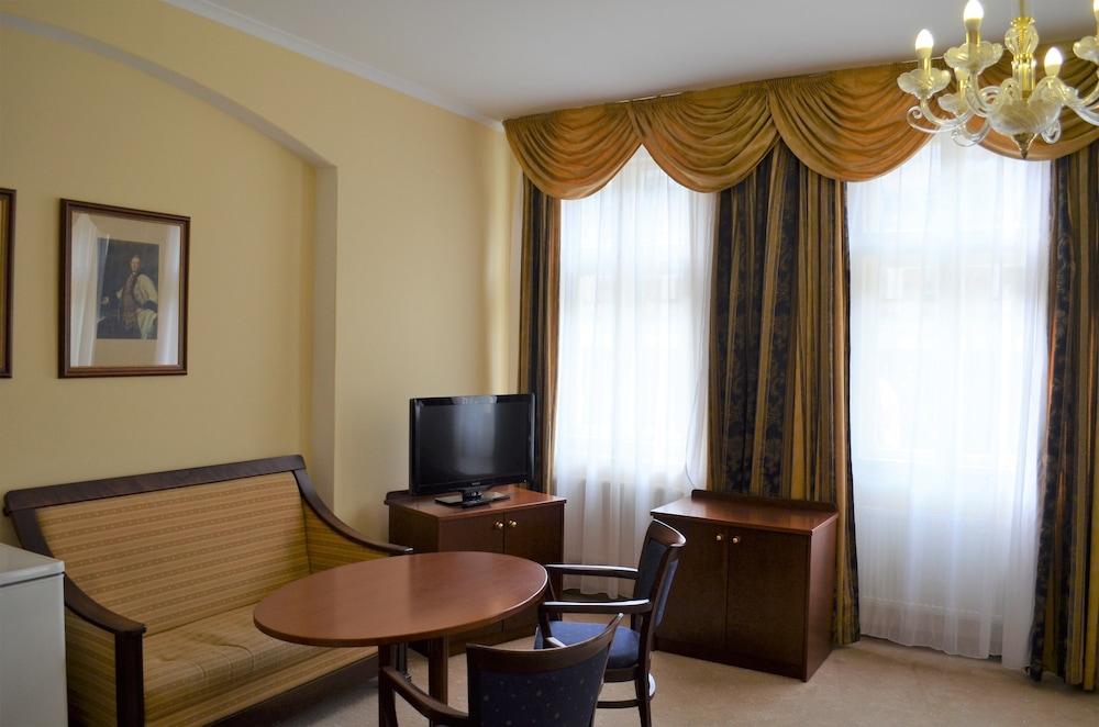 Hotel Petr Karlovy Vary Ngoại thất bức ảnh