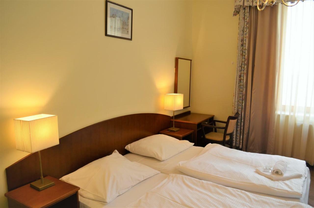 Hotel Petr Karlovy Vary Ngoại thất bức ảnh