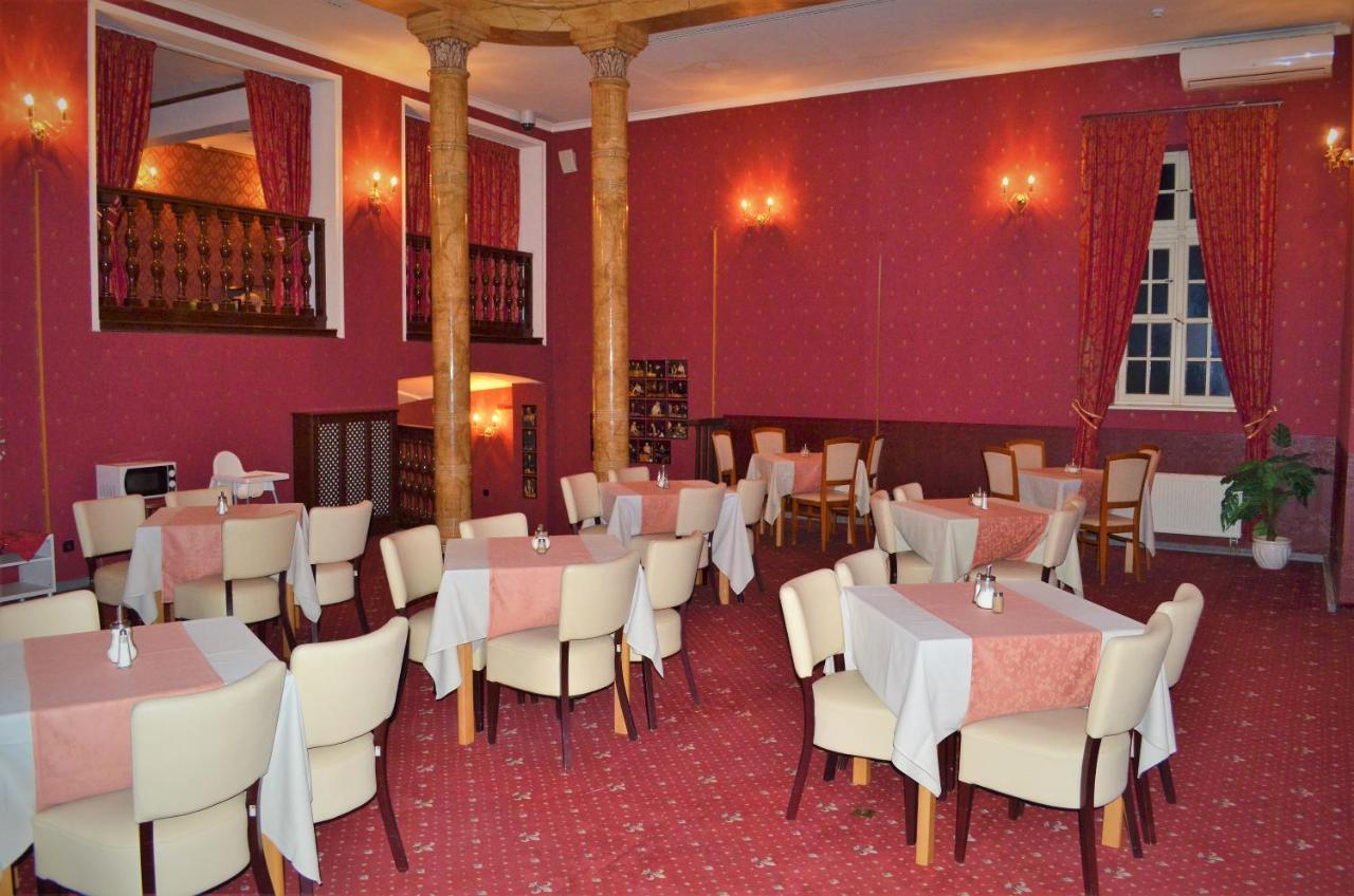 Hotel Petr Karlovy Vary Ngoại thất bức ảnh